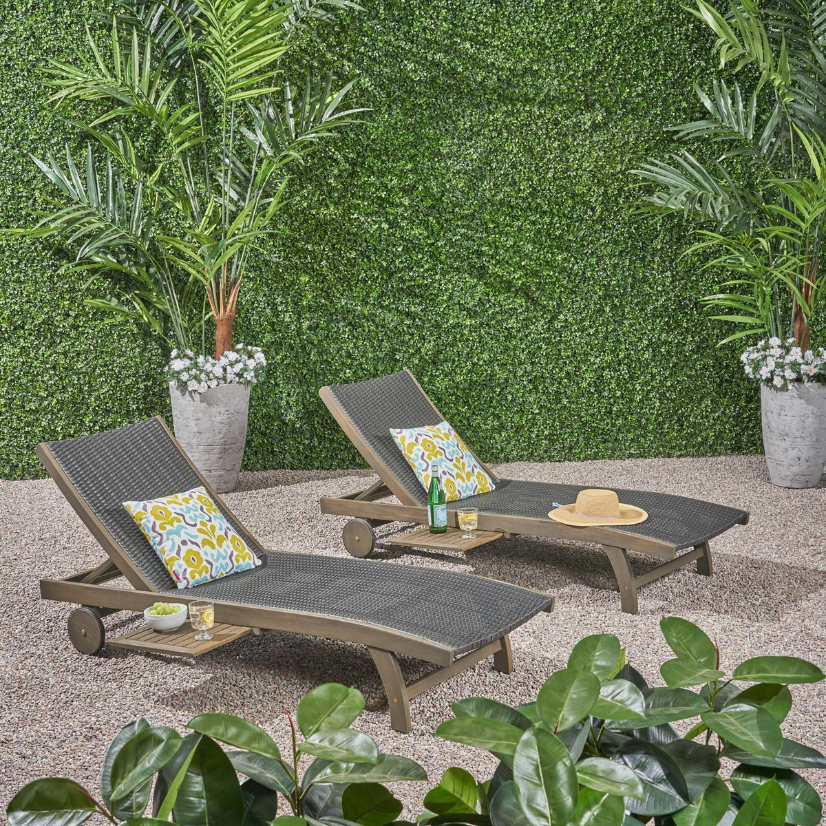 Outdoor Acacia Wood Wicker Chaise Lounge – Pull‑Out Tray, Weather‑Resistant Patio Design