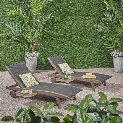 Outdoor Acacia Wood Wicker Chaise Lounge – Pull‑Out Tray, Weather‑Resistant Patio Design