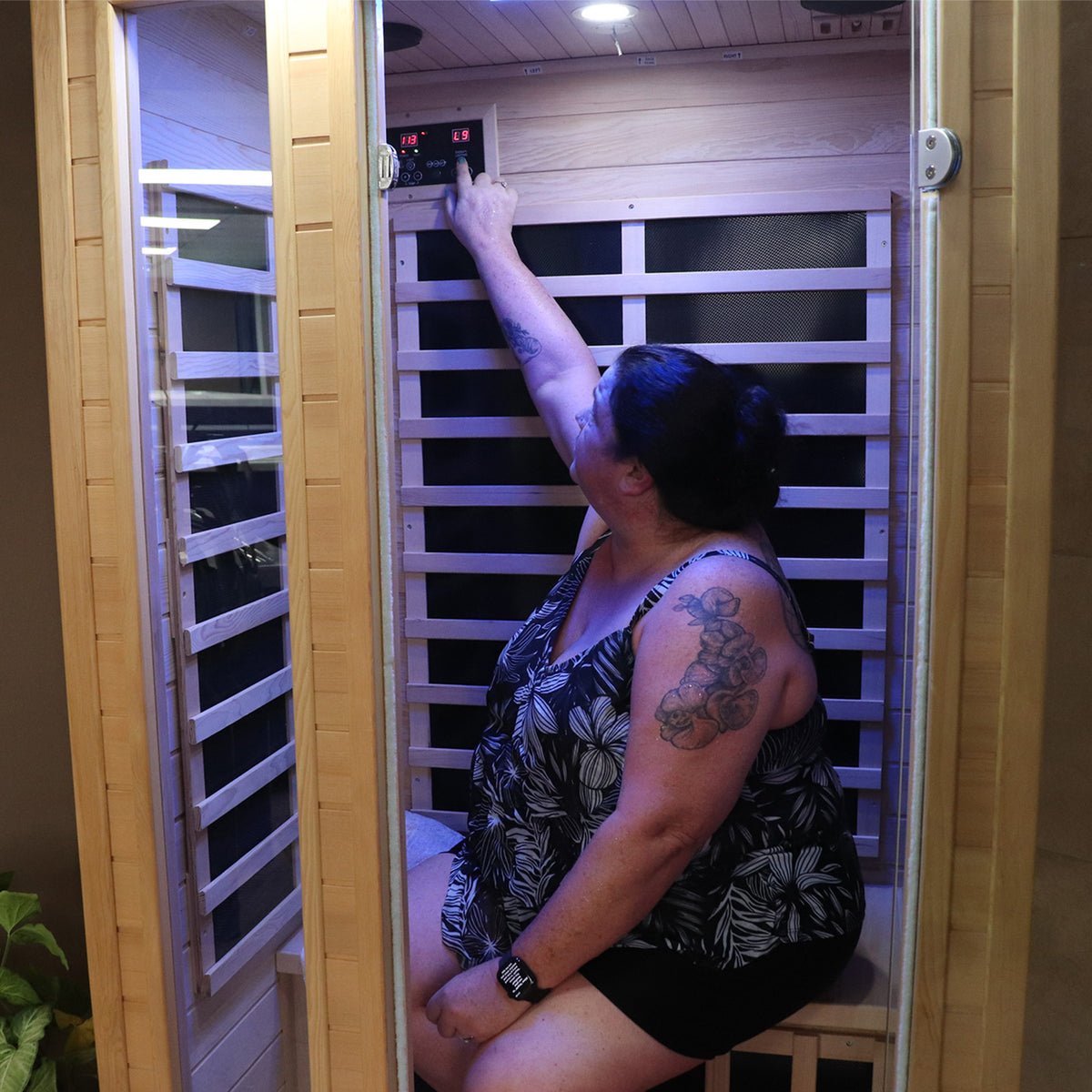 Tremblant 1‑Person Infrared Sauna – Canadian Hemlock, Low‑EMF Panels, Bluetooth Audio & Chromatherapy
