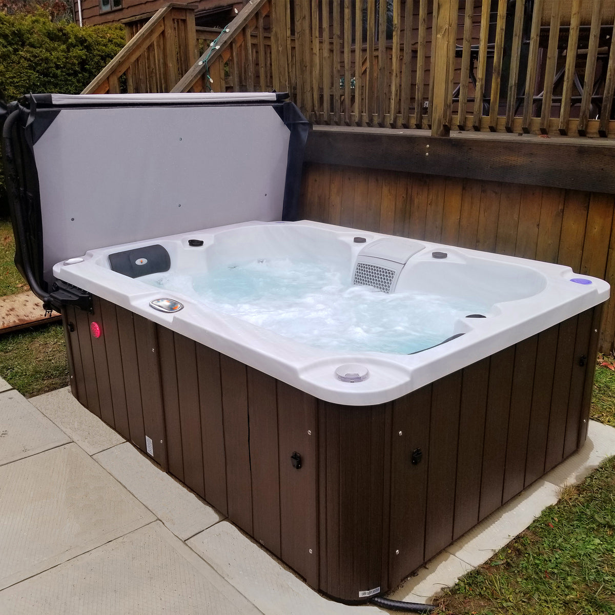 Liberty Spas LYS4000 – 4‑Seat Plug & Play Lounger Spa with Glacier, Ozone & UV Water Purification