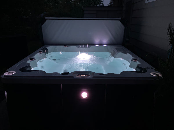 Liberty Spas LYS6000 – 6‑Seat Lounger Spa with Glacier, Ozone & UV Water Purification