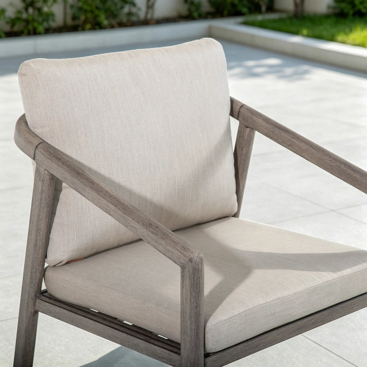 Amalfi 7-Piece Patio Dining Set for 6 person with 2 Swivel Chairs