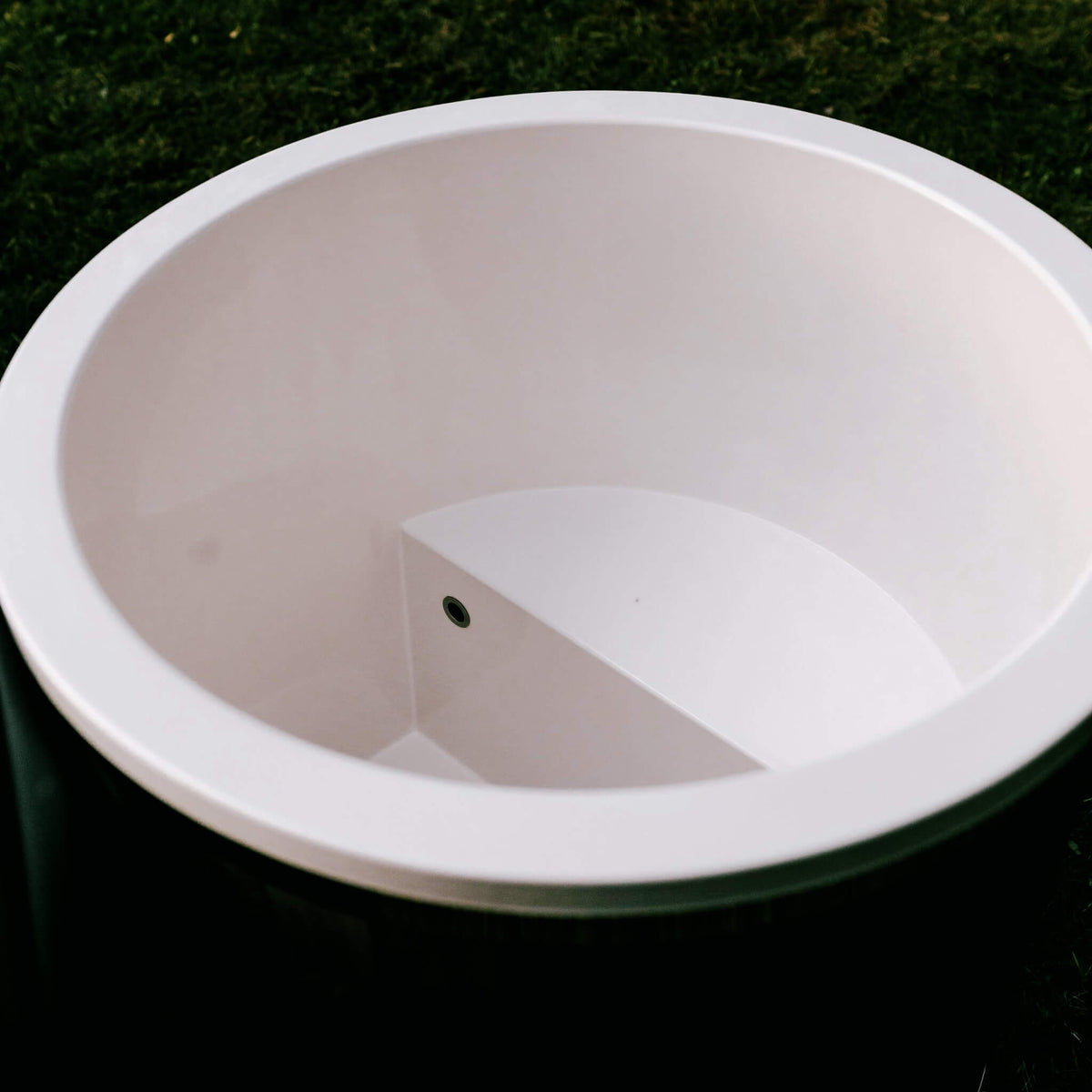 1‑Person Cold Plunge Tub - Scandinavian ThermoWood® & Fiberglass