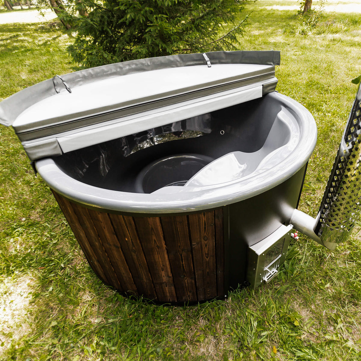 4‑Person Wood‑Fired Hot Tub – ThermoWood® Exterior, Fiberglass Insert & Fast 90‑Minute Heating